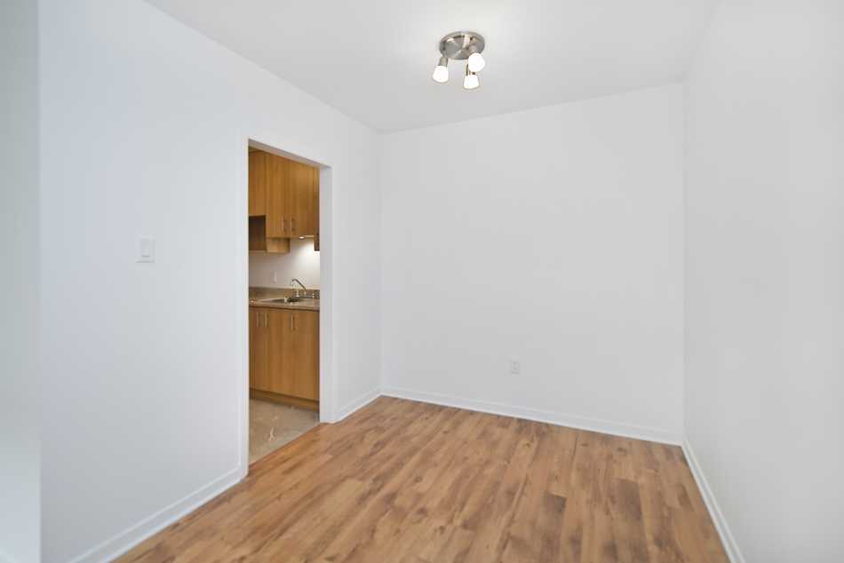 Ste-Foy (Cité-Universitaire) Place Versailles #2280 507 - 11