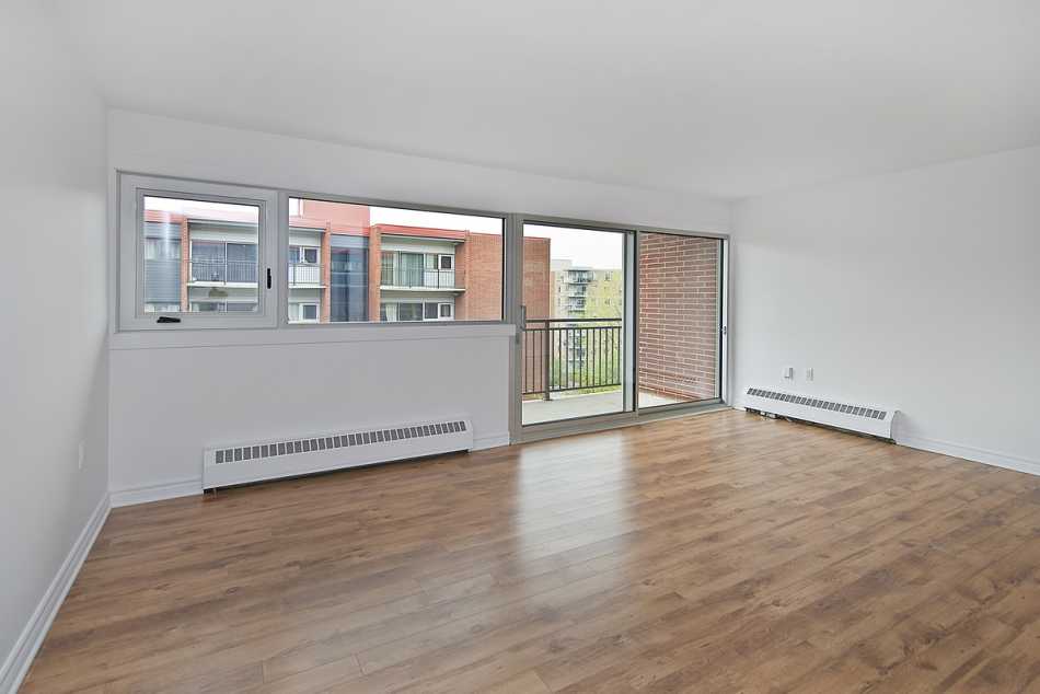 Ste-Foy (Cité-Universitaire) Place Versailles #2272 604 - 9