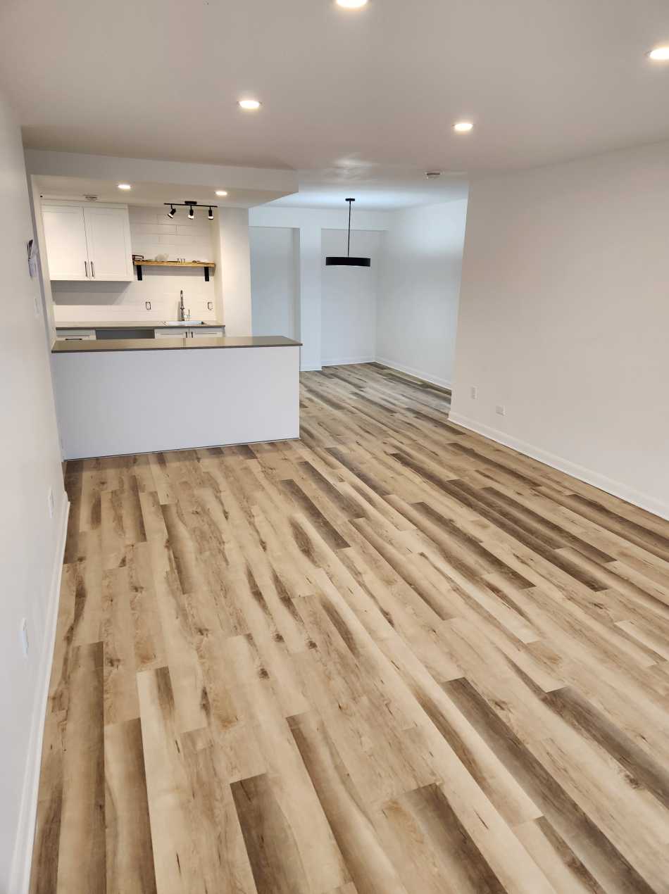 Côte St-Luc Seasons #6600 2004 - 1