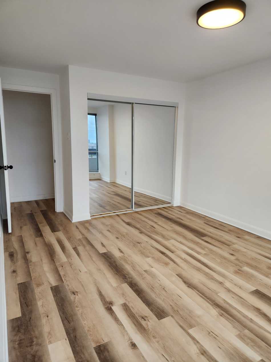 Côte St-Luc Seasons #6600 2004 - 5