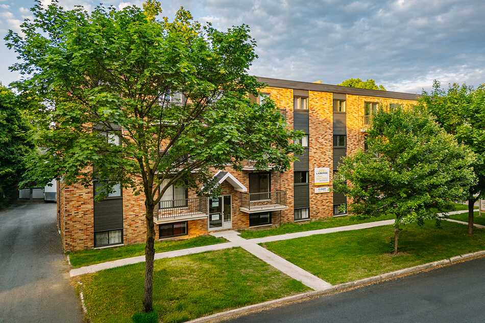 Neufchâtel Place St-Charles #9140 8 - 1